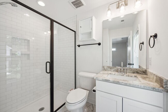 Building Photo - 3 Bed 2.5 Bath Modern Retreat - Available ...