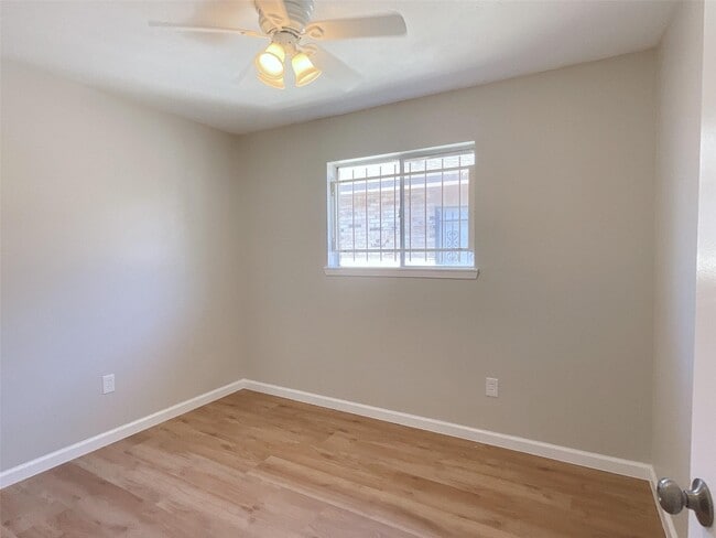 Building Photo - 11022 Concho St