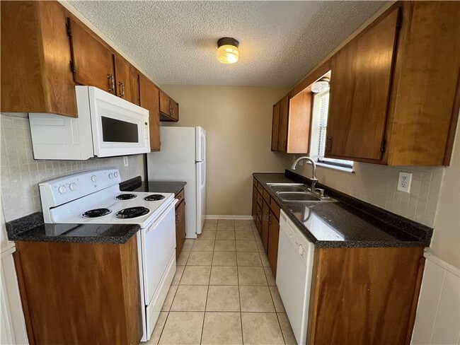 Building Photo - 519 Geri Dr
