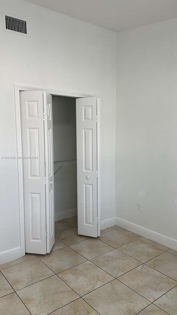 Building Photo - 1250 SE 28th Ct