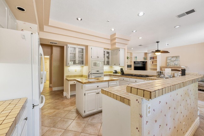 Building Photo - 72056 Palm Haven Dr