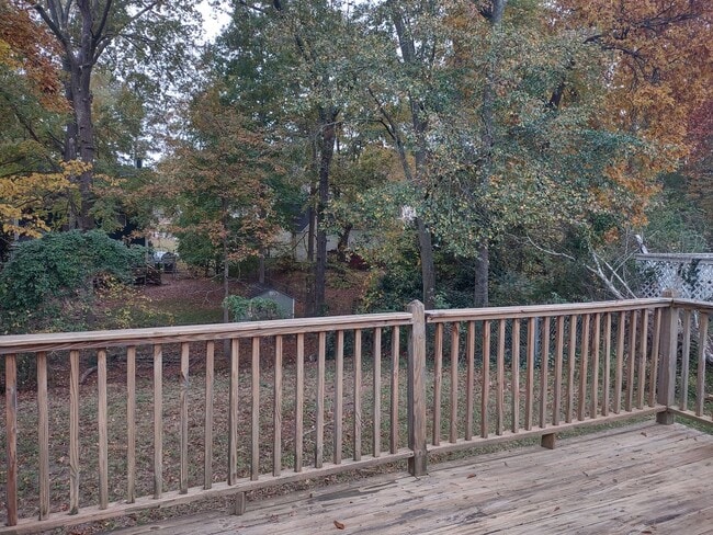 Building Photo - Lovely Upgraded Tri Level Home in Irmo!