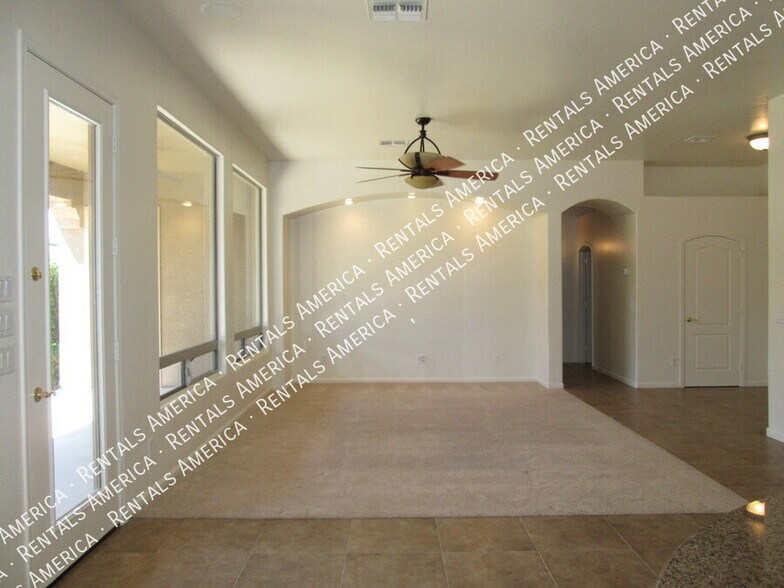 Building Photo - 3809 E Fruitvale Ave