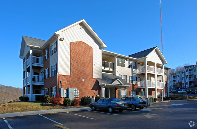 Building Photo - The Peaks of Knoxville Apartments