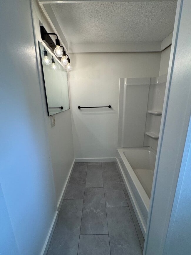 Building Photo - Central Asheville - Renovated Bungalow!