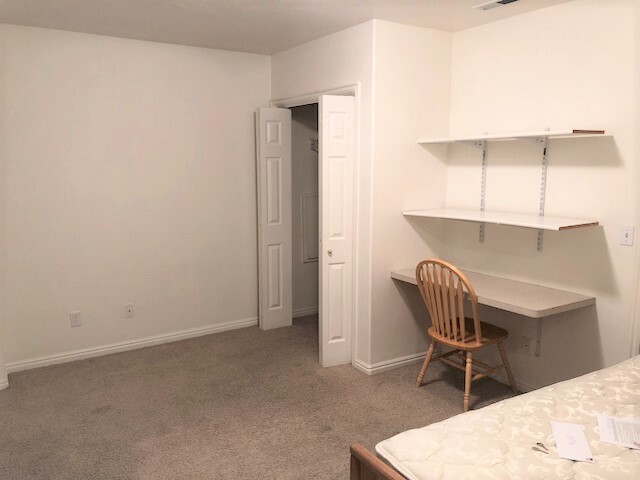 Private Lower room with bath - 885 E 350 N