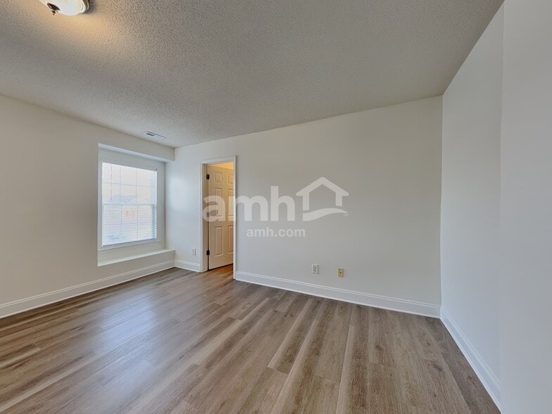 Building Photo - 6017 Namozine Ct