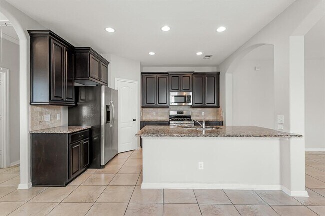 Building Photo - 13026 Davenport Hills Ln