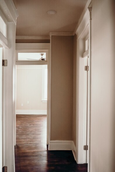 Building Photo - 1118 Columbia Ave, Unit #2 (upstairs apartment)