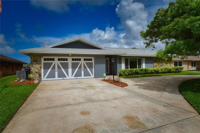 Building Photo - 6690 Burning Tree Dr