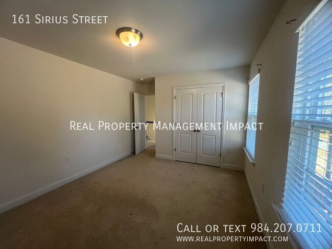 Building Photo - 161 Sirius St