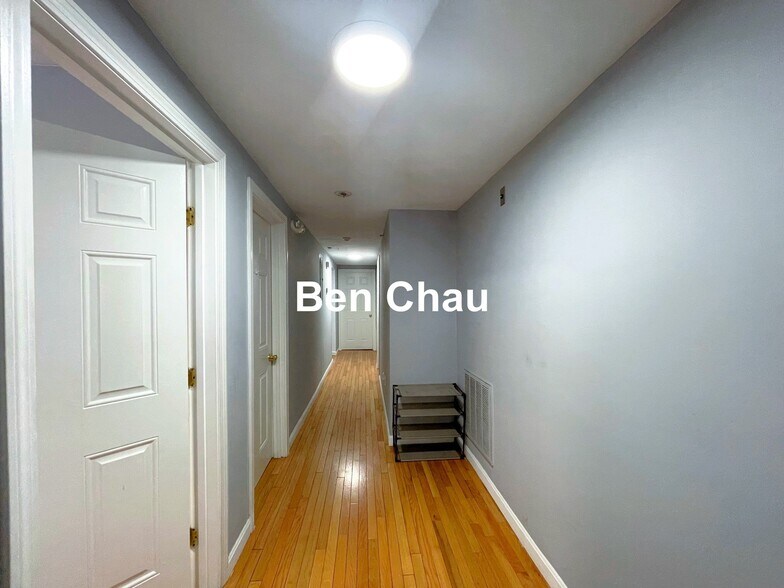 Building Photo - 48 Derby St