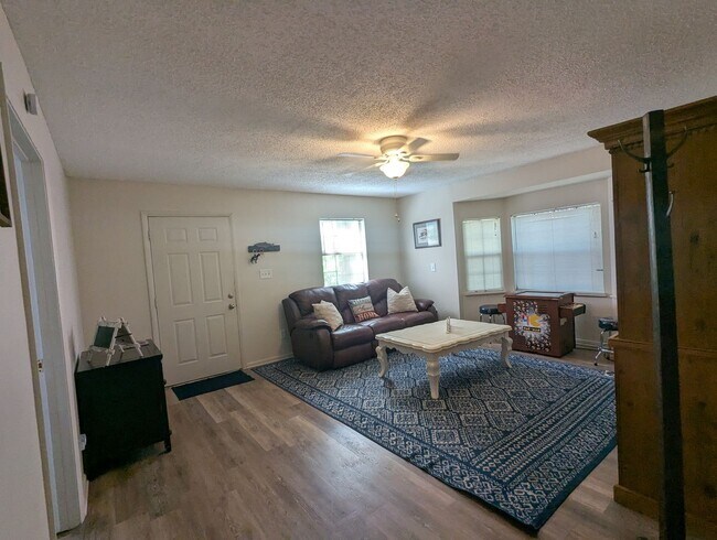 Building Photo - Lakefront Living on Little Lake Geneva – Main Home + Private In-Law Suite!