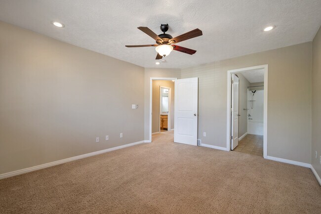 Building Photo - 1691 N 25 E