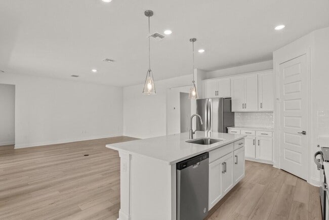 Building Photo - 5684 Hampton Park Cir