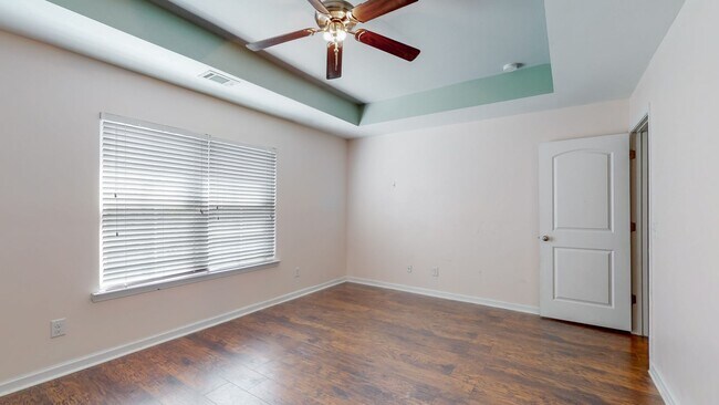 Building Photo - Townhome living in Richmond Hill's Creekside Subdivision - Community Pool and Playground