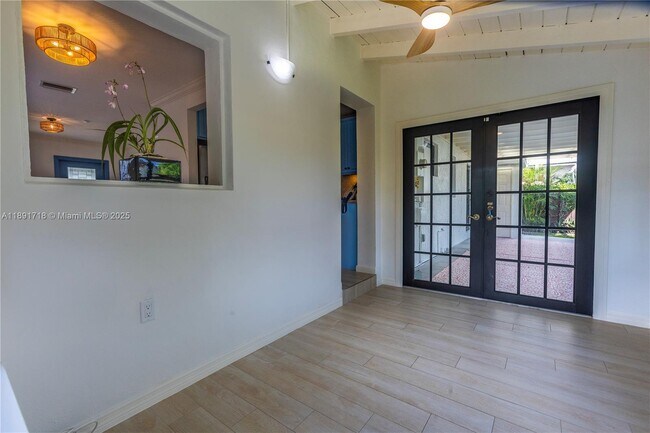 Building Photo - 7420 SW 34th Terrace