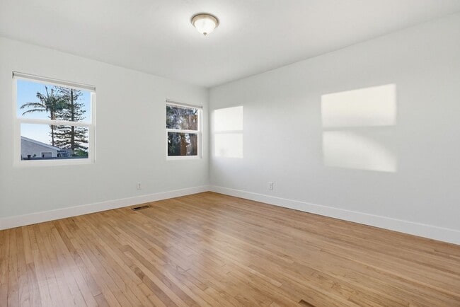 Building Photo - 3 Bedroom Home with Ocean Views in Point Loma