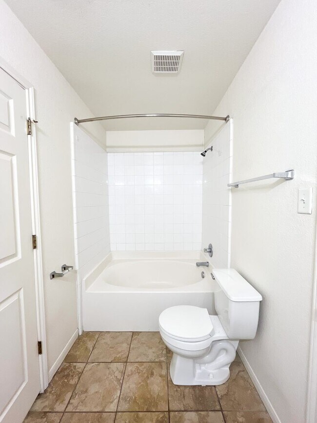 Building Photo - 3807 Wind Ct