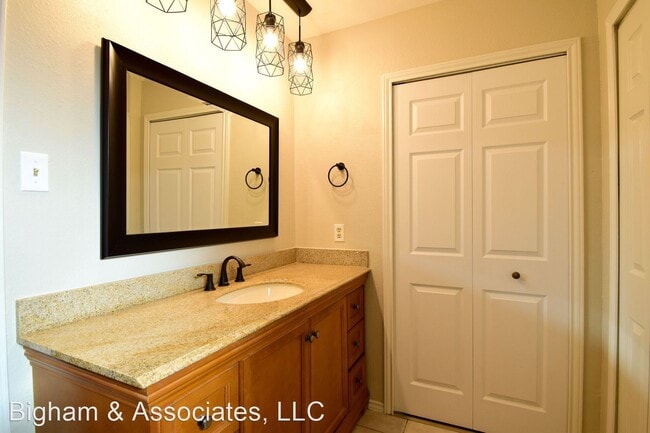 Building Photo - 3 br, 2 bath House - 12700 Lasalle Dr