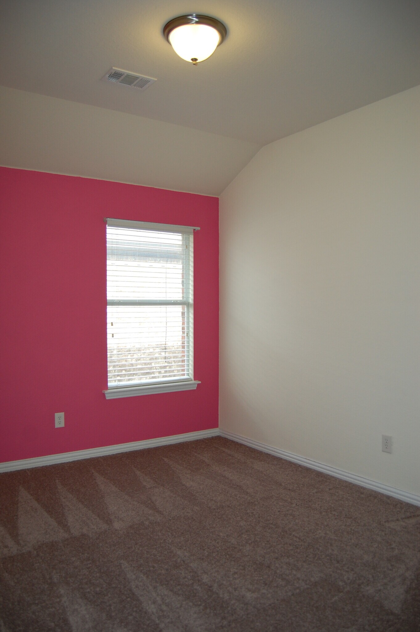 Building Photo - 706 Cedar Cove Dr