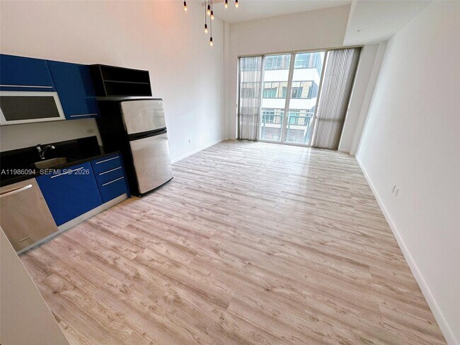 Building Photo - 253 NE 2nd St