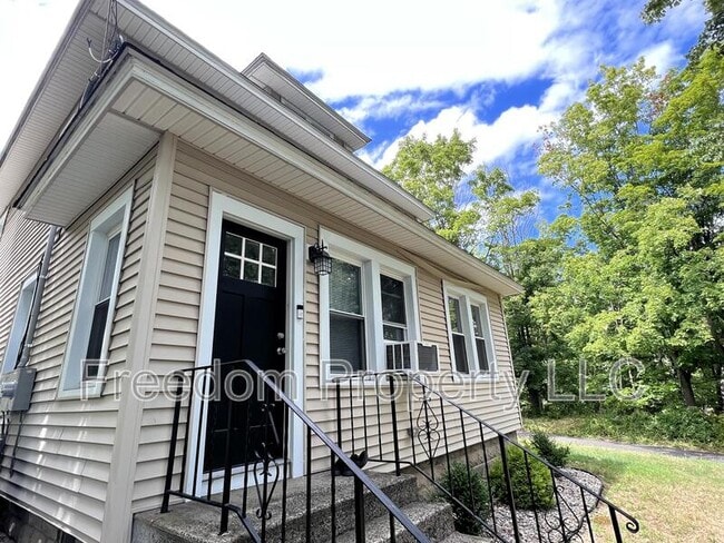 Building Photo - 18 Canal St