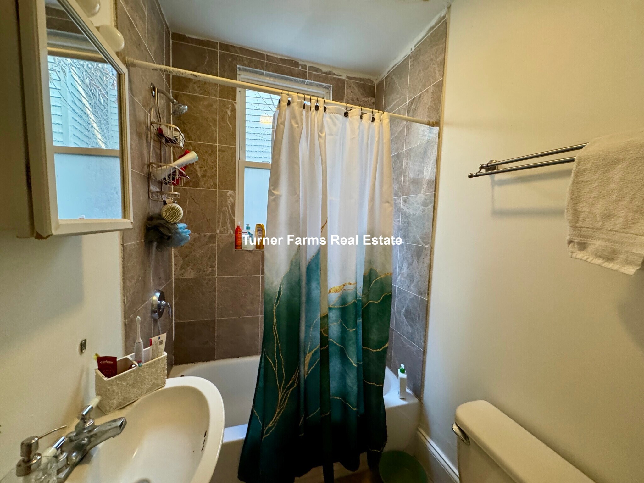 Building Photo - 725 Parker St