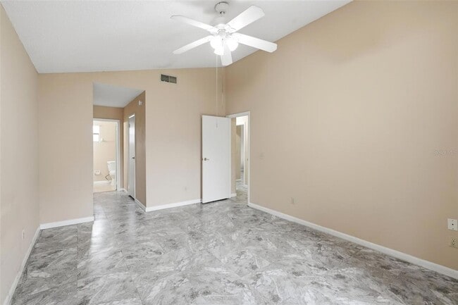 Building Photo - 754 Summerland Dr