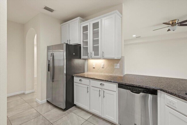 Building Photo - 12133 SW Aventino Dr