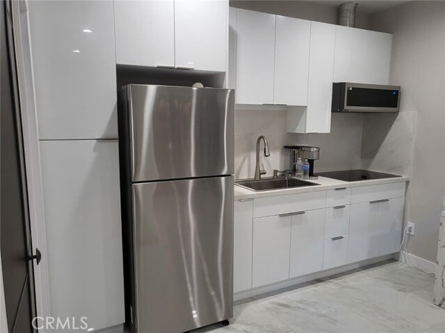 Building Photo - 9416 Yolanda Ave