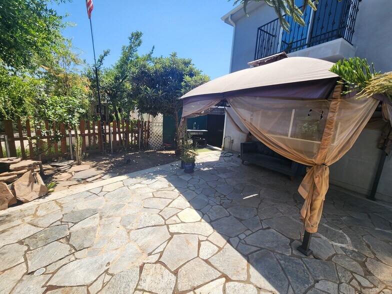 Building Photo - 6827 Murietta Ave