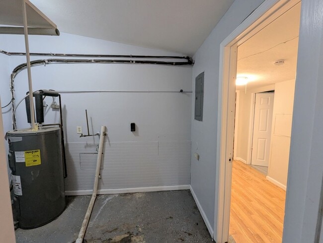 Building Photo - Spanish Lake Stunner