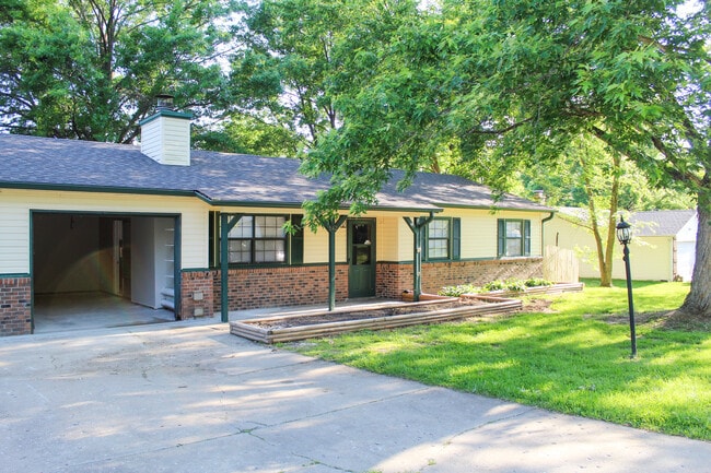 Building Photo - 542 Glacier Dr