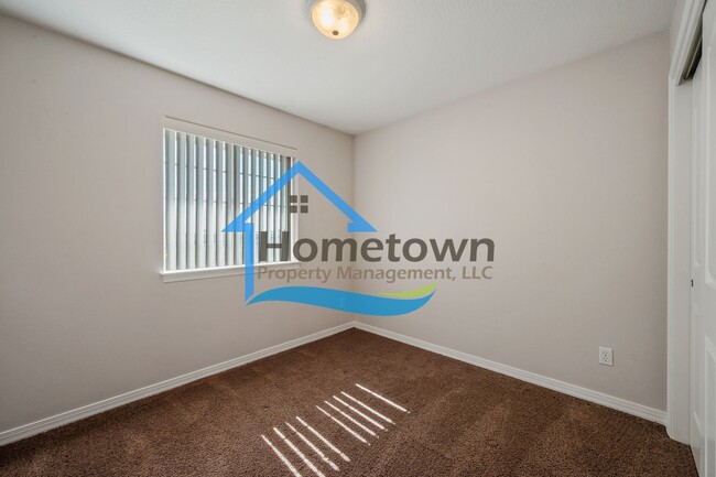 Building Photo - 3 Bedroom, 2 Bathroom Home, with Attached ...