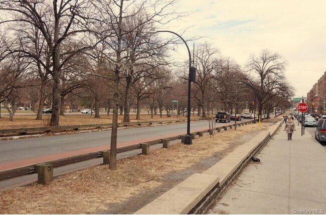 Building Photo - 2187 Holland Ave