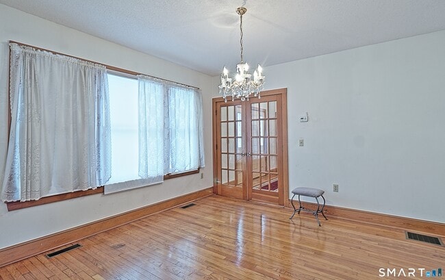 Building Photo - 1129 N Colony Rd