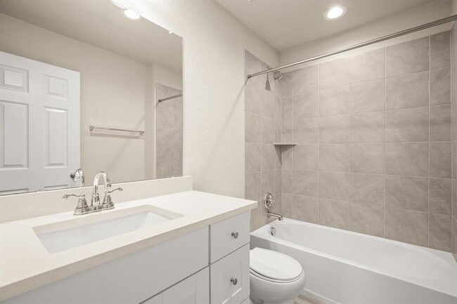 Building Photo - 1700 W Broade St