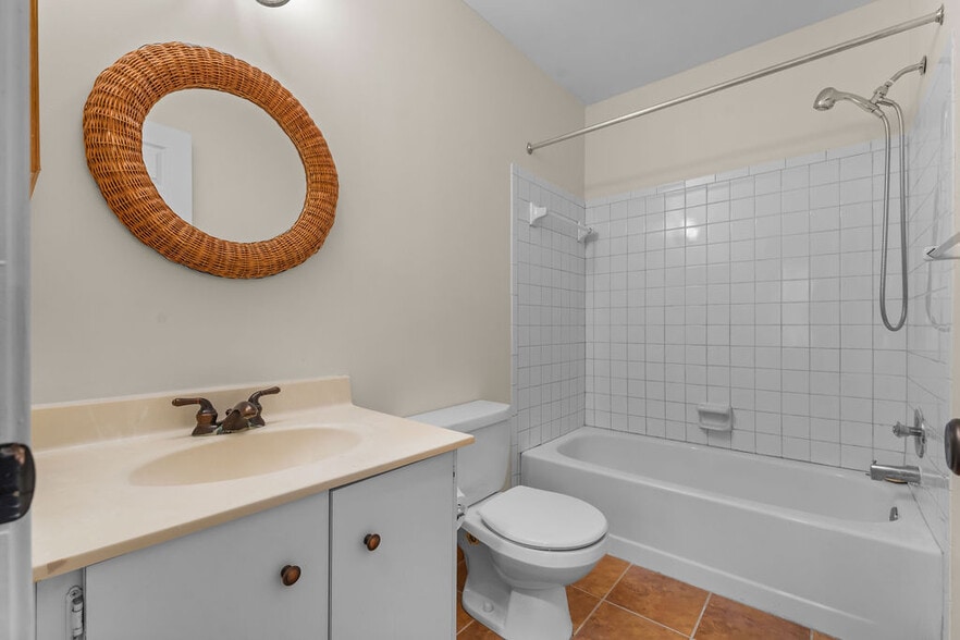 Building Photo - 14413 Long Green Dr