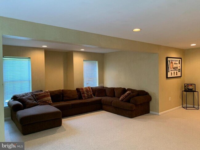Building Photo - 17090 Anns Brook Ct