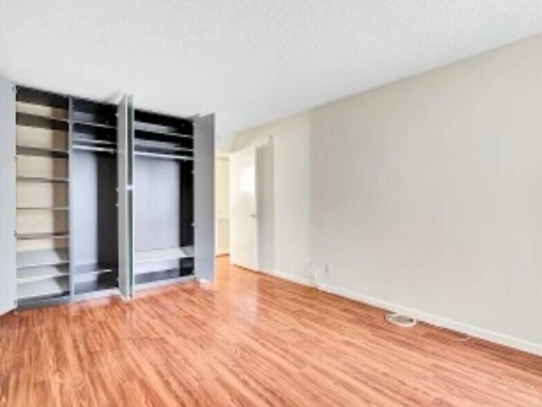 Building Photo - 300 N Civic Dr