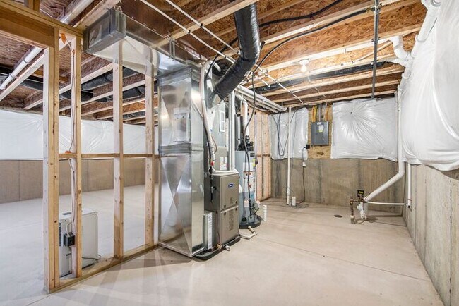 Building Photo - 2214 Macatawa Ln