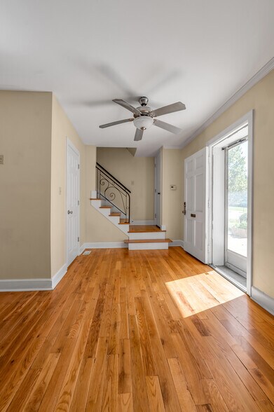 Building Photo - 1149 Cooper Dr