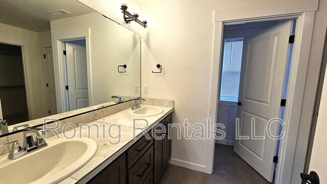 Building Photo - 906 NW 178th St