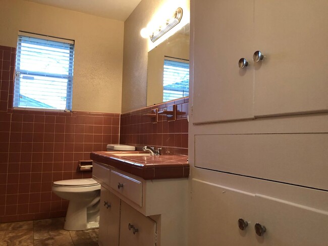 Building Photo - Coming Soon Spacious 3 Bedroom 2 Bath Home in Southwest Fort Worth