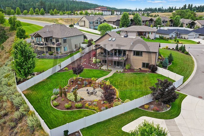 Building Photo - Stunning River Ridge Home With Spectacular Views