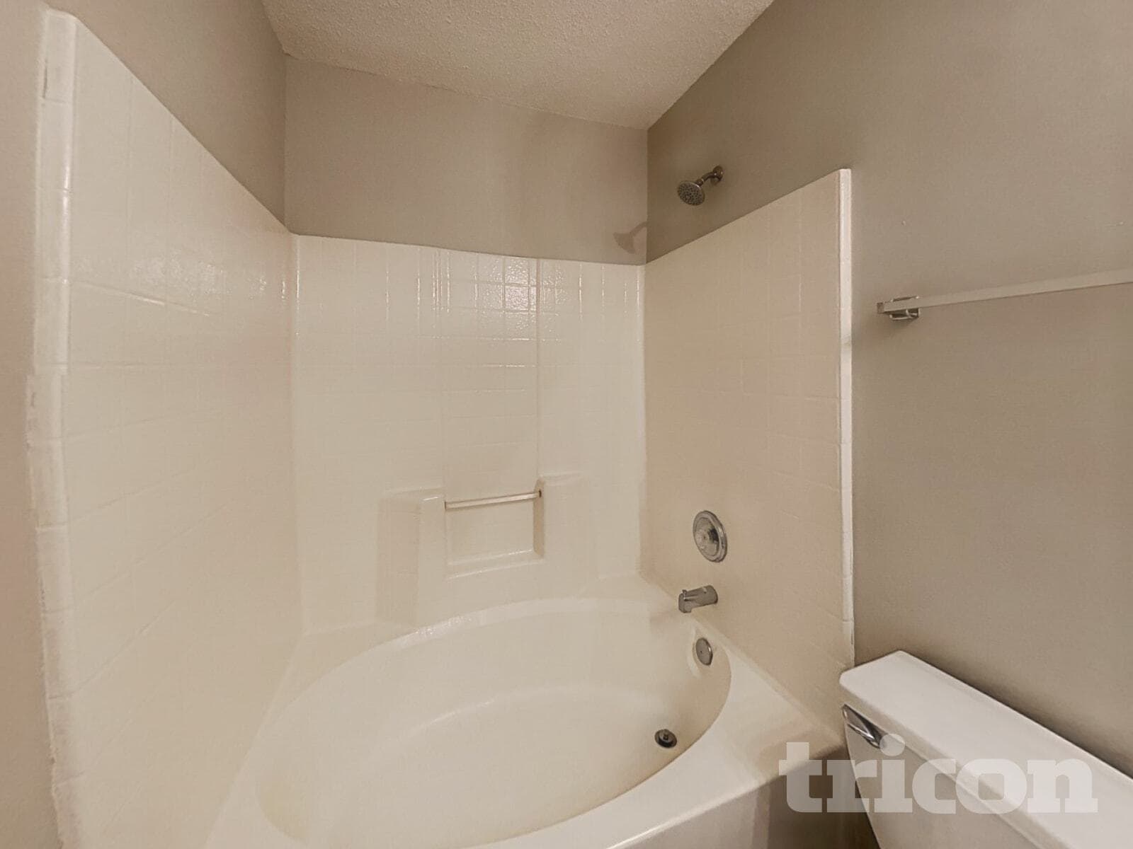 Building Photo - 7043 Red Bud Cir
