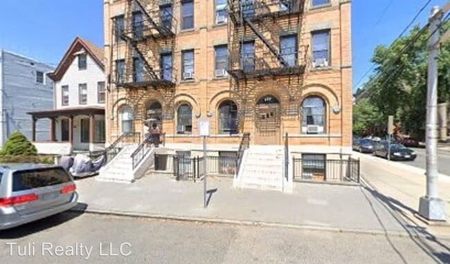 Building Photo - 145 Chestnut Ave