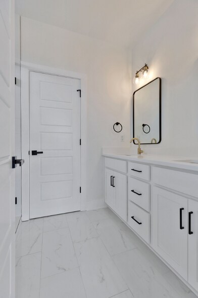 Building Photo - 193 Paragon Mills Rd