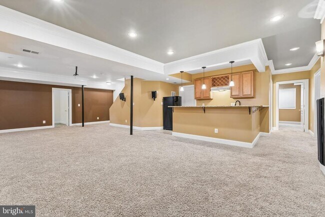 Building Photo - 43527 Loudoun Barn Way